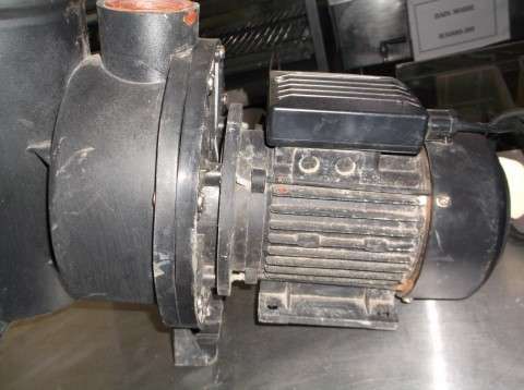 POOL PUMP : QUALITY MODEL : 7122 ( 0.75kW / 1HP ) - 240 VOLT / 2820 RPM